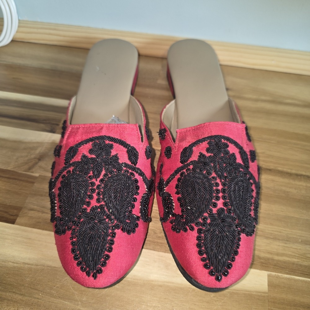 SAACHI Silk Embroidered Red And Black Slides Size 9‎ Mules Shoes Beaded